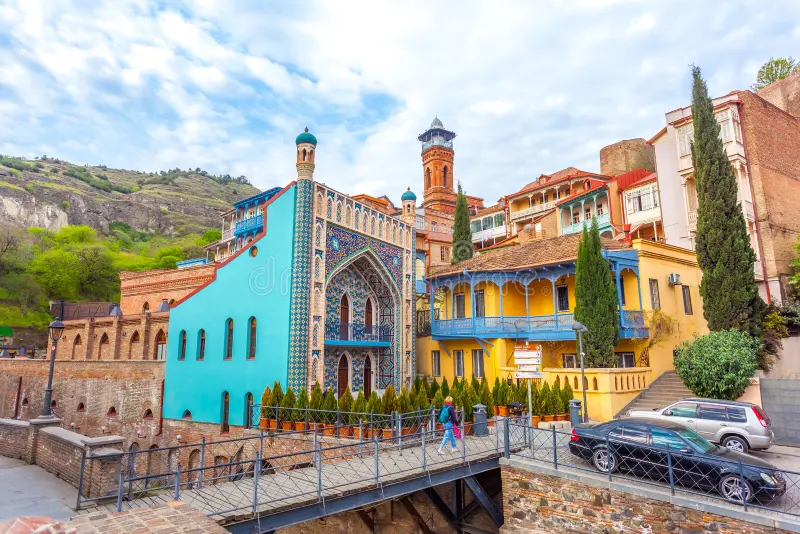 architecture-old-town-tbilisi-georgia-abanotubani-area-domes-sulfur-baths-carved-balconies-115255129